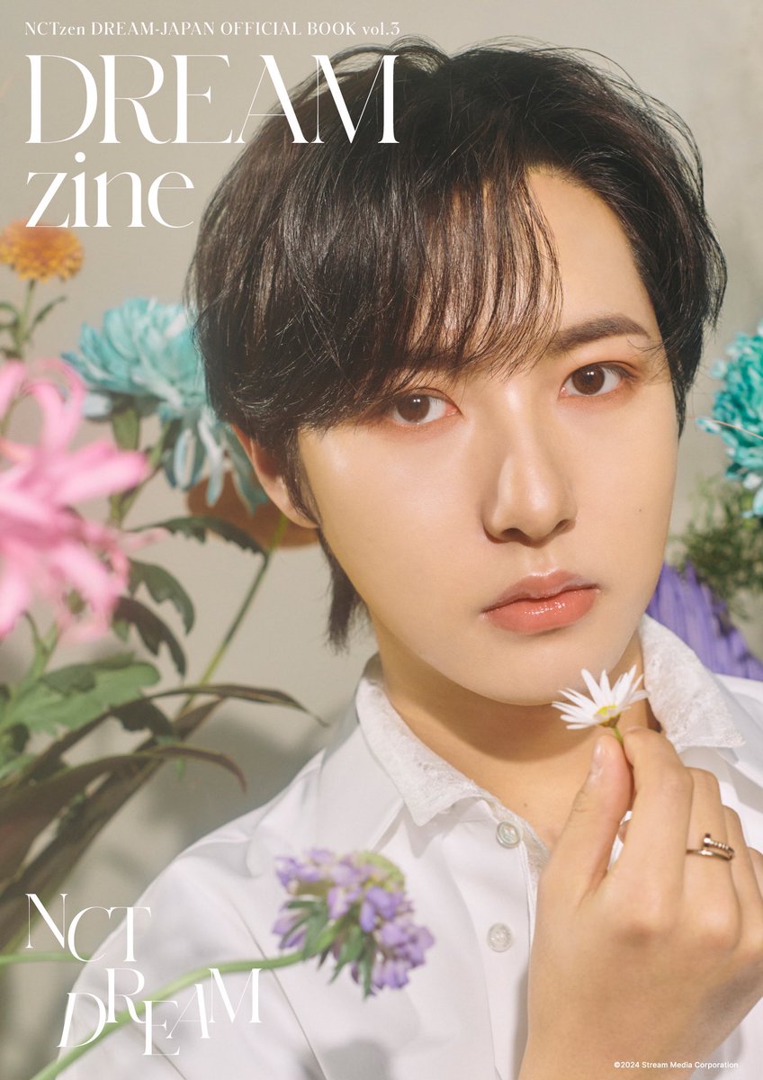 NCT_OFFICIAL_JP's tweet image. ＜NCTzen DREAM-JAPAN NEWS＞
#NCTDREAM OFFICIAL BOOK #DREAMzine Vol.3📗

#ロンジュン の撮り下ろしカットを先行公開！

3/2(土)23:59までのご入会でお届け🎁
nctzendream-japan.smtown-fc.jp/article/669