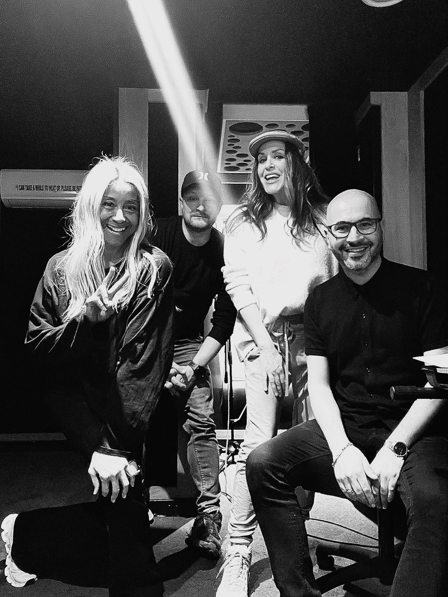 jannatie37's tweet photo. Privilege to sing with Jo and Shirley in the studio for our album. They used to sing with George Michael and to have their voices on our songs is mental!
#NewAlbum #GeorgeMichael #singing #piratestudios https://t.co/7HHbVv5hYf