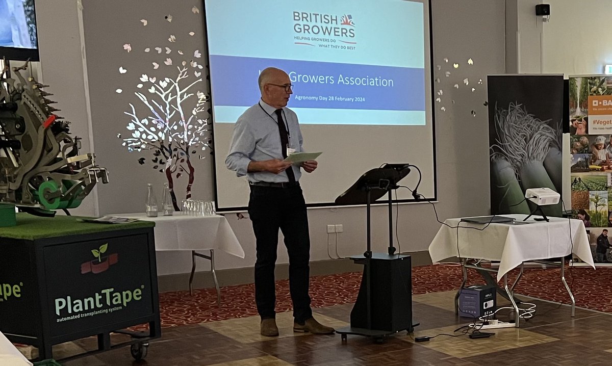 British Leeks (@britishleeks) on Twitter photo Jack Ward, CEO at British Growers, giving a superb industry update to delegates at the British Leeks Agronomy Day <a href="/BritishGrowers/">British Growers</a> #britishgrowers #leeks #freshveg Jack Ward, CEO at British Growers, giving a superb industry update to delegates at the British Leeks Agronomy Day <a href="/BritishGrowers/">British Growers</a> #britishgrowers #leeks #freshveg