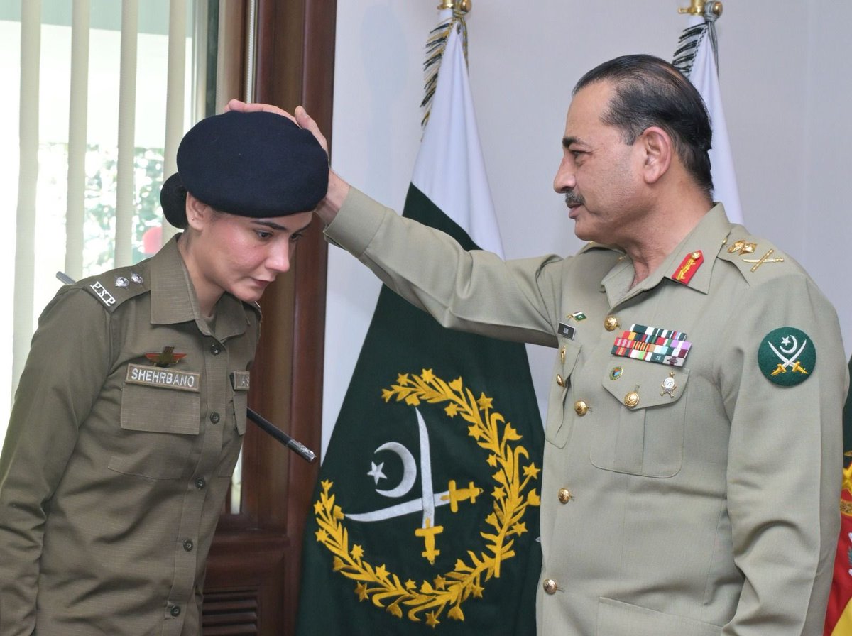 Zahid Gishkori (@zahidgishkori) on Twitter photo ASP Syeda Sheharbano Naqvi calls on Chief of Army Staff. ASP Syeda Sheharbano Naqvi calls on Chief of Army Staff.