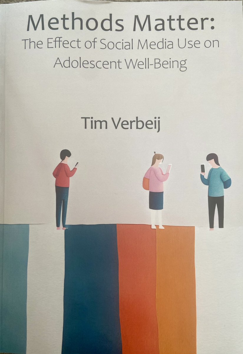 Today at 1.00 pm @TimVerbeij will defend his dissertation on #socialmedia and youth #wellbeing (see pic!) in the Agnietenkapel (the oldest building of @UvA_Amsterdam). 🤩 @UvA_AWeSome @UvA_ASCoR @CcaM_UvA uva.nl/locaties/binne…