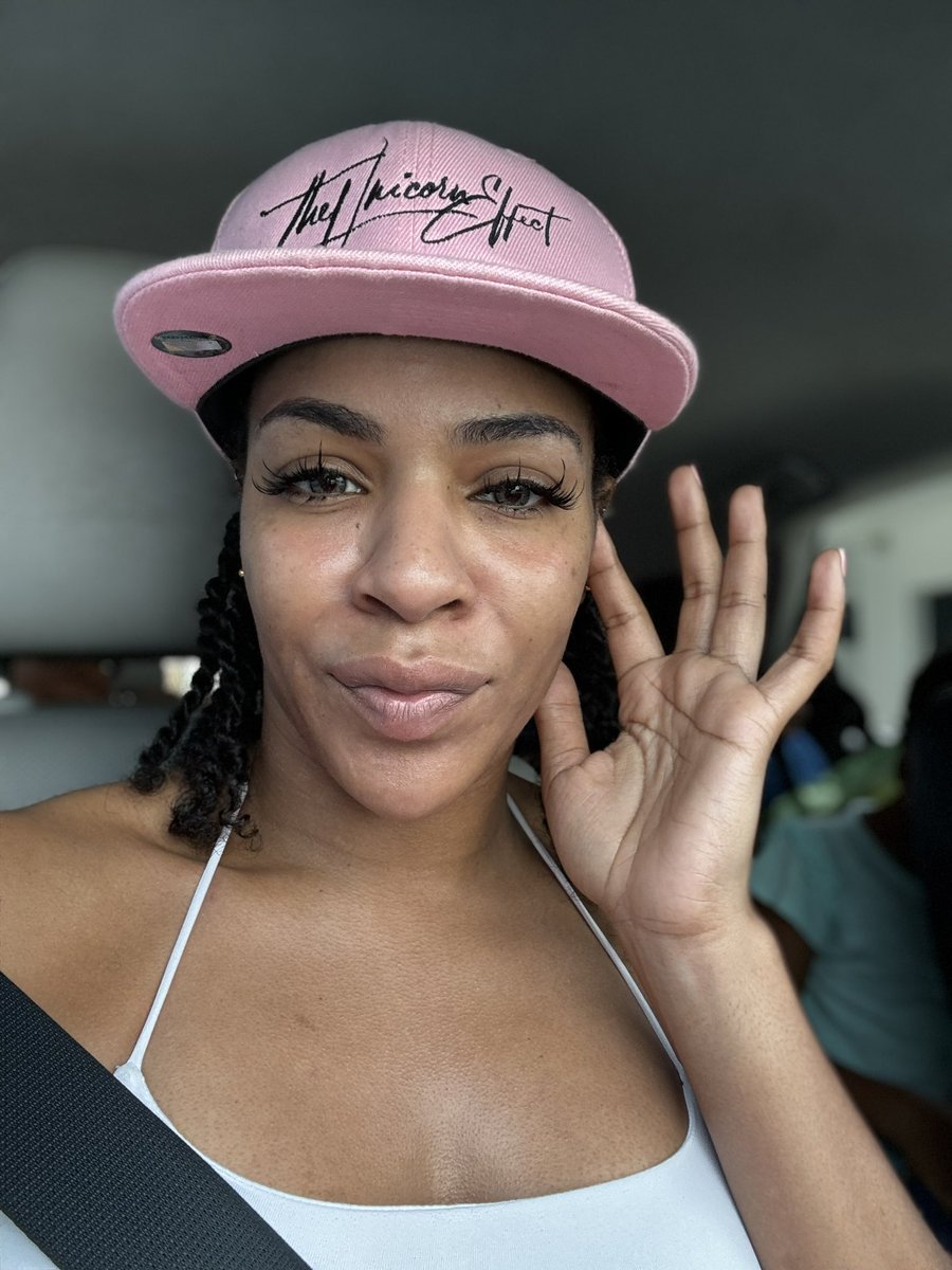 VenitaAkpofure's tweet photo. Guess what comes bare faced and unfiltered in Pink ๐ #MerchMarch ๐๏ธ 30-03 @3:00 #TheUnicornEffect https://t.co/t7rZIXaKHu