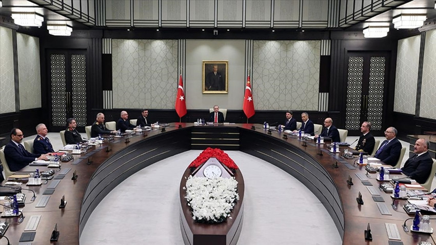 umuttgunerr's tweet photo. Türkiye'nin Kırmızı Kitap'ı güncelleniyor!

Devletin gizli anayasası olarak nitelendirilen ve kamuoyunda Kırmızı Kitap olarak adlandırılan Milli Güvenlik Siyaseti Belgesi'nin güncellenmesine yönelik çalışma başlatıldı. https://t.co/5NFTVU5UY2