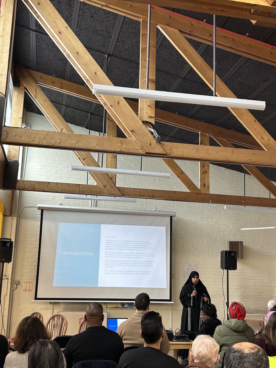 We're now hearing from Hawa Abdi from the Centre of Excellence who is discussing early intervention and prevention of #Cancer amongst Somali Community! #HubConnections