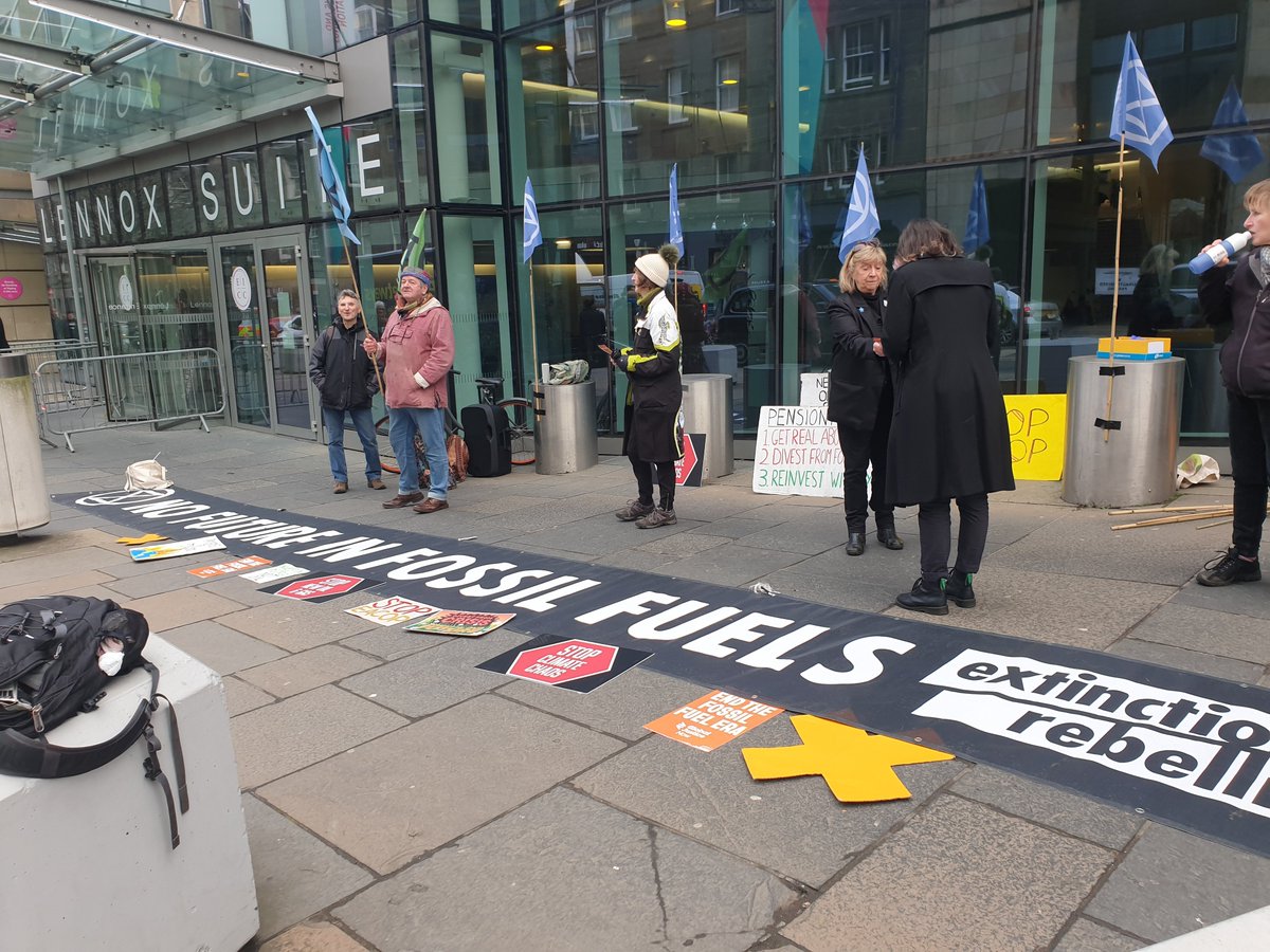 Extinction Rebellion were back at #PLSAinvest24 this year, raising concerns over pension schemes' investments in fossil fuels and the climate-scenario modelling used by pension schemes (more on that issue here pensionsage.com/pa/TPR-shares-…)...