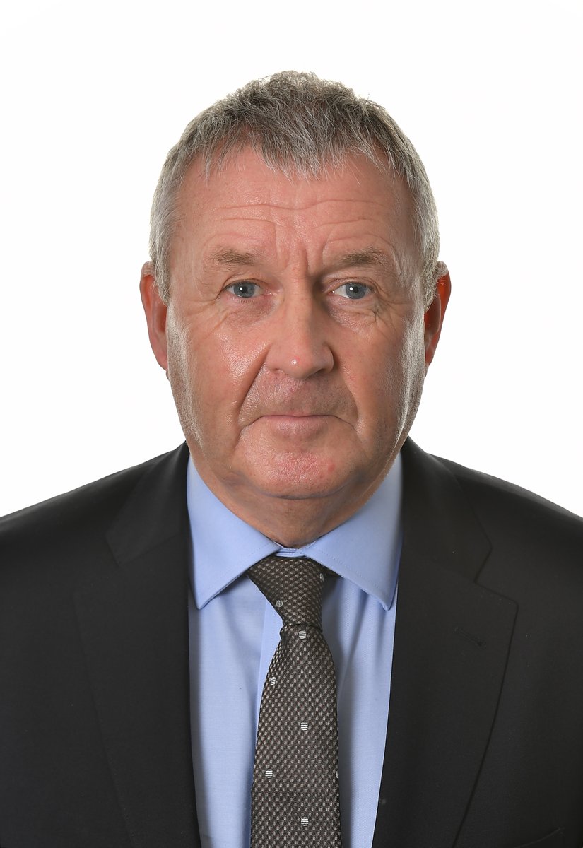 The FAI is deeply saddened to learn of the death of Dennis Cruise earlier today. We extend our sympathies to his beloved wife Ursula, children Katie and Danny, his extended family and his many friends in Irish and European football. May he rest in peace.