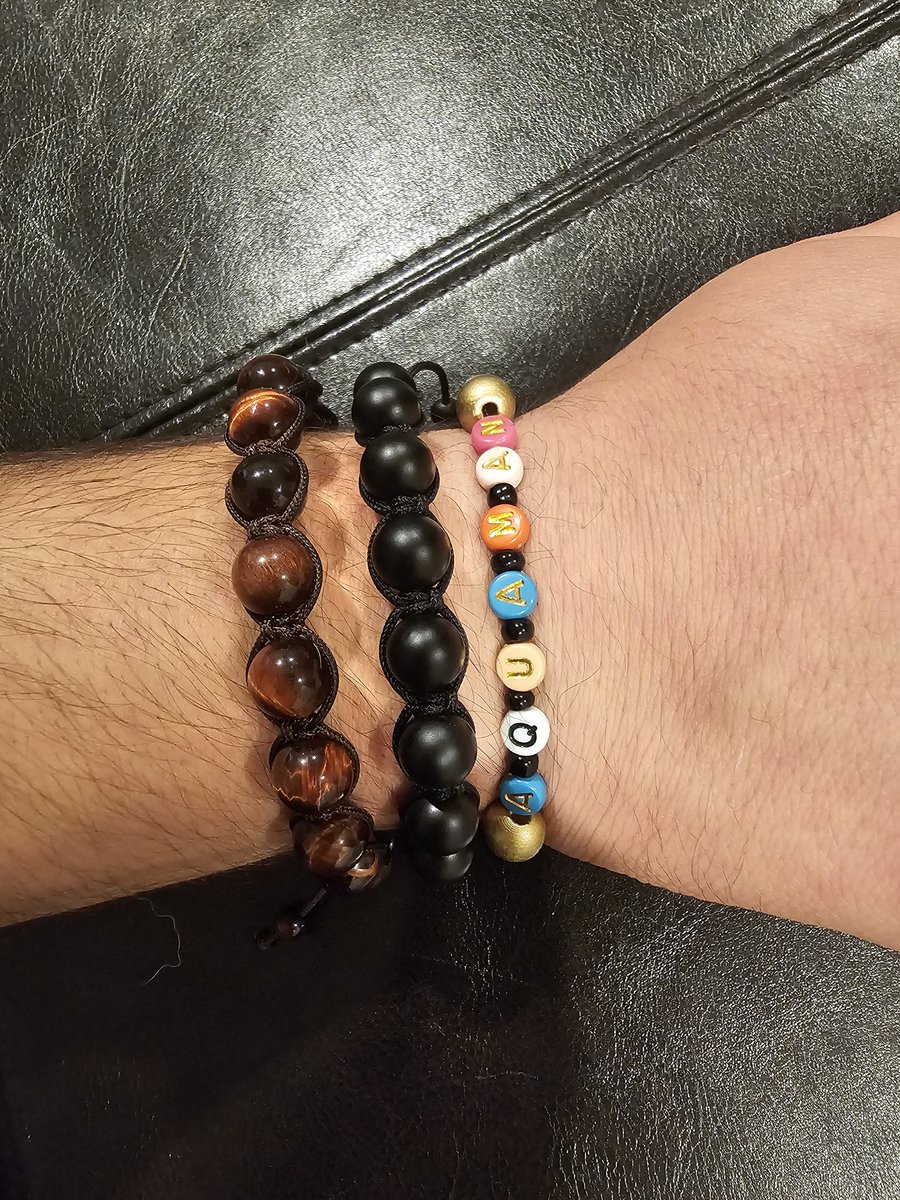 Last day of #ViVE2024 !

So stoked to have been gifted this handmade bracelet from  <a href="/hitlikeagirlpod/">HIT Like a Girl Pod</a> <a href="/HITeaWithGrace/">Grace Vinton</a> ❤️

I'm kinda digging this Aquaman of Interoperability 🧜‍♂️

Come see me at 324-43 for your data liquidity, hugs, snacks and of course #pinksocks