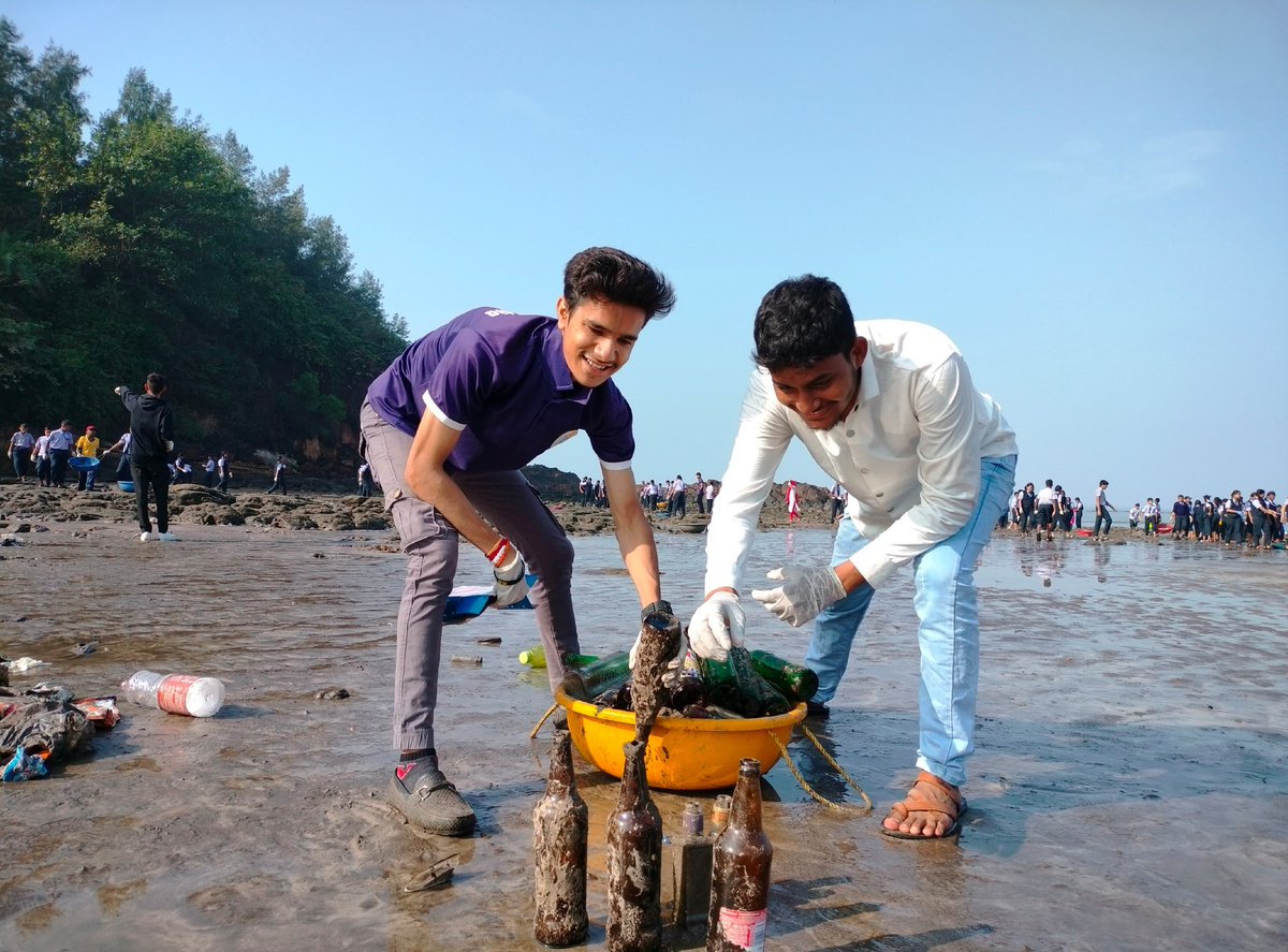 forfuturein's tweet photo. Thankyou for joining hands St Jerome Convent High School and N.H English Academy School
.
.
#ForFutureIndia #HarshadDhage #ForFutureIndiaTeam #BeachCleanups #BeachCleanupsIndia #MajhiVasundhara #EnvironmentEnvoy #MangrovesCleanup #BeatPlasticPollution #BeachCleanup https://t.co/4SMXNhtQee