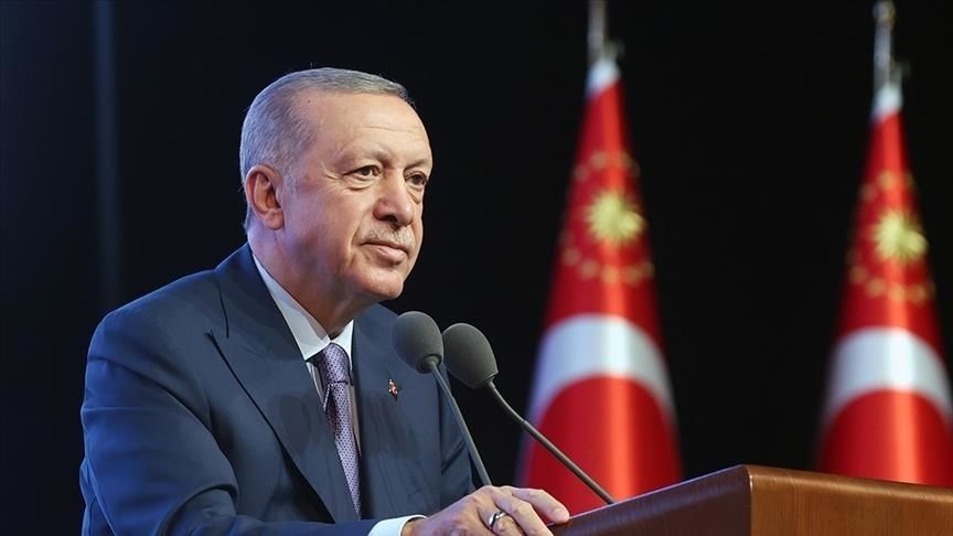 Erdoğan in Videobotschaft an Westbalkan-Ukraine-Gipfel:

- Diplomatie und Dialog als Grundlage für dauerhafte Lösung im Ukraine-Krieg
- Gemeinsame Anstrengungen für Festlegung allgemeiner Friedensparameter nötig
- Türkiye ist bereit für Ausrichtung von Friedensverhandlungen