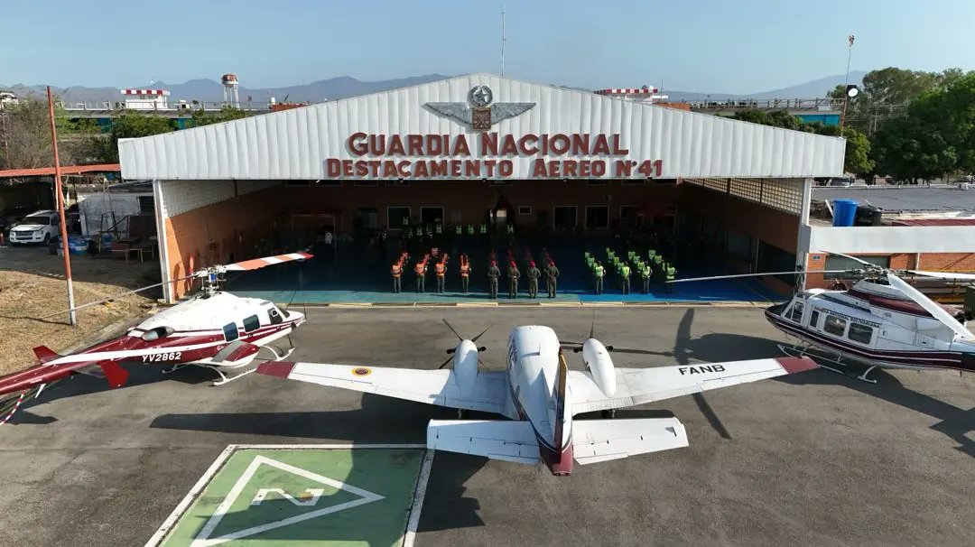 GnbGaranteDePaz's tweet photo. Desde el Destacamento Aéreo Nro 41 (Carabobo), se efectuó actividad correspondiente al MIÉRCOLES PATRIÓTICO DEL COMANDO AÉREO, donde participaron 122 efectivos militares pertenecientes a las unidades tácticas y unidades de empleo estratégico acantonadas en el estado Carabobo. https://t.co/UWApUr0Fil