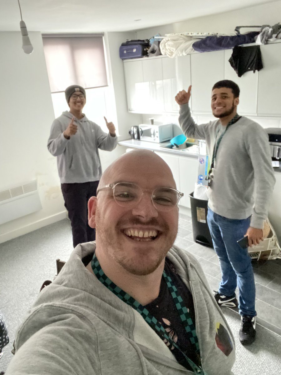 Fun fact…..sharks cannot rent properties but young people supported through House Project can!!! 

Today we supported Jayden moving to his new property, new beginnings and exciting times ahead! 

#NHP #HouseProject #ChildFriendlyWarwickshire
#NewProperty #ThumbsUp