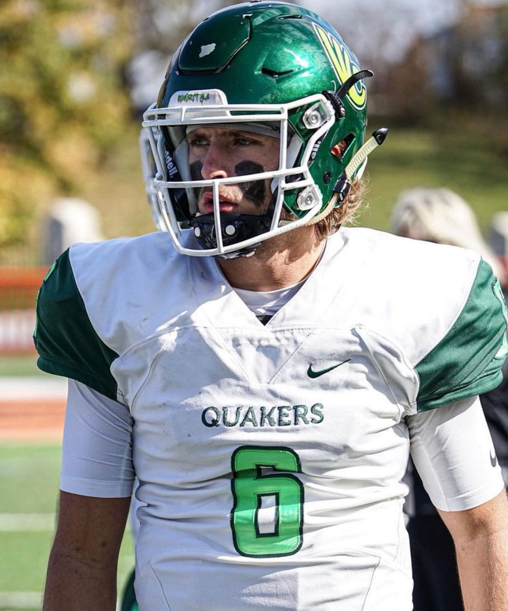 Senior Spotlight🚨

QB Derek Larimer 

Hometown: Columbus, OH

Major: Primary Education 

Accolades: 2x Academic OAC, Academic All – District, Kiwanis Club of Honors 2022 Scholar Leader, 2nd Team All- OAC, Dean’s list 

Post-grad plans: Teaching Profession &amp; Coach

#GoGreen