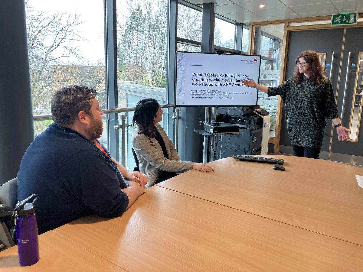Thank you <a href="/edgehill/">Edge Hill University</a> for inviting me to present my research with @she_scotland on our ongoing research on social media literacy for teenage girls. Excellent discussions and great enthusiasm from all! #impact #SHEroes