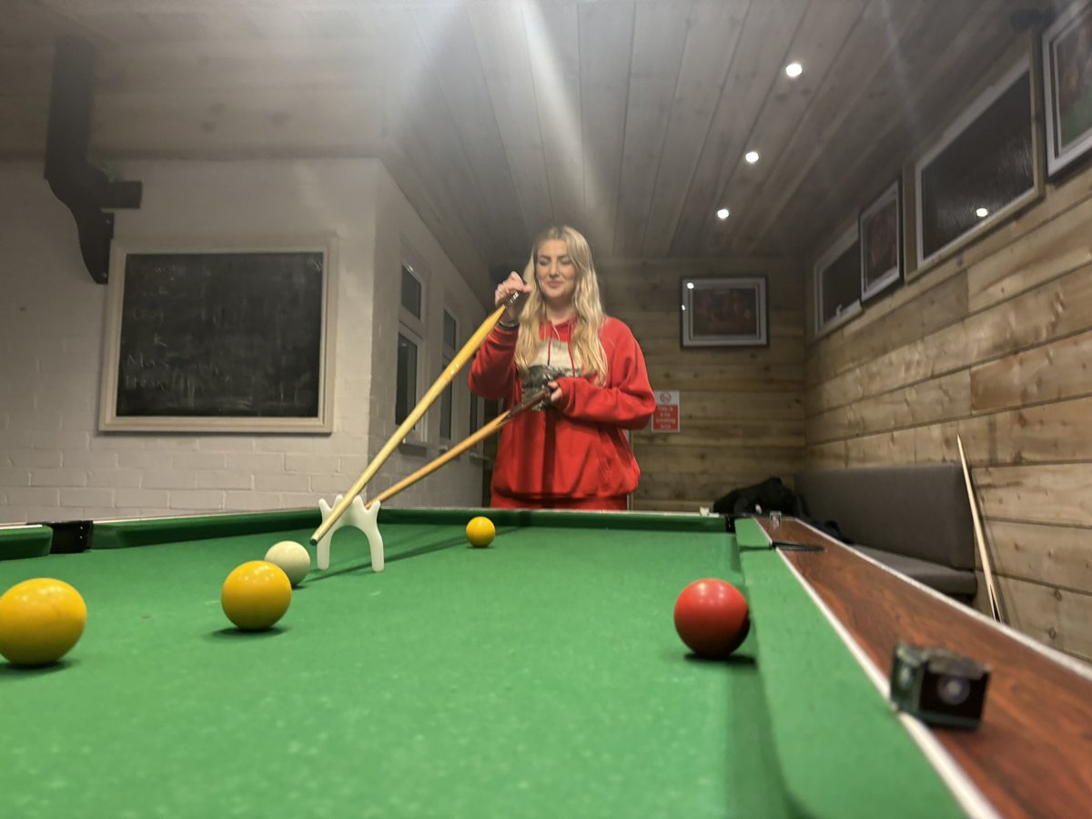 Team_263's tweet photo. Elliott Haidee and Joe went down to the local to play some pool together‼️🎱 #SPRT3009 https://t.co/lW0dDs1xyg