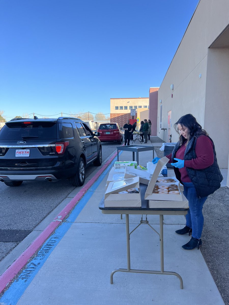 Donut forget how important attendance is! Donuts for all our adults who brought their Bengals to school on time! #BelAirBengals #PAWSitivelyAwesome #APSProud @ABQschools @APS_Elementary