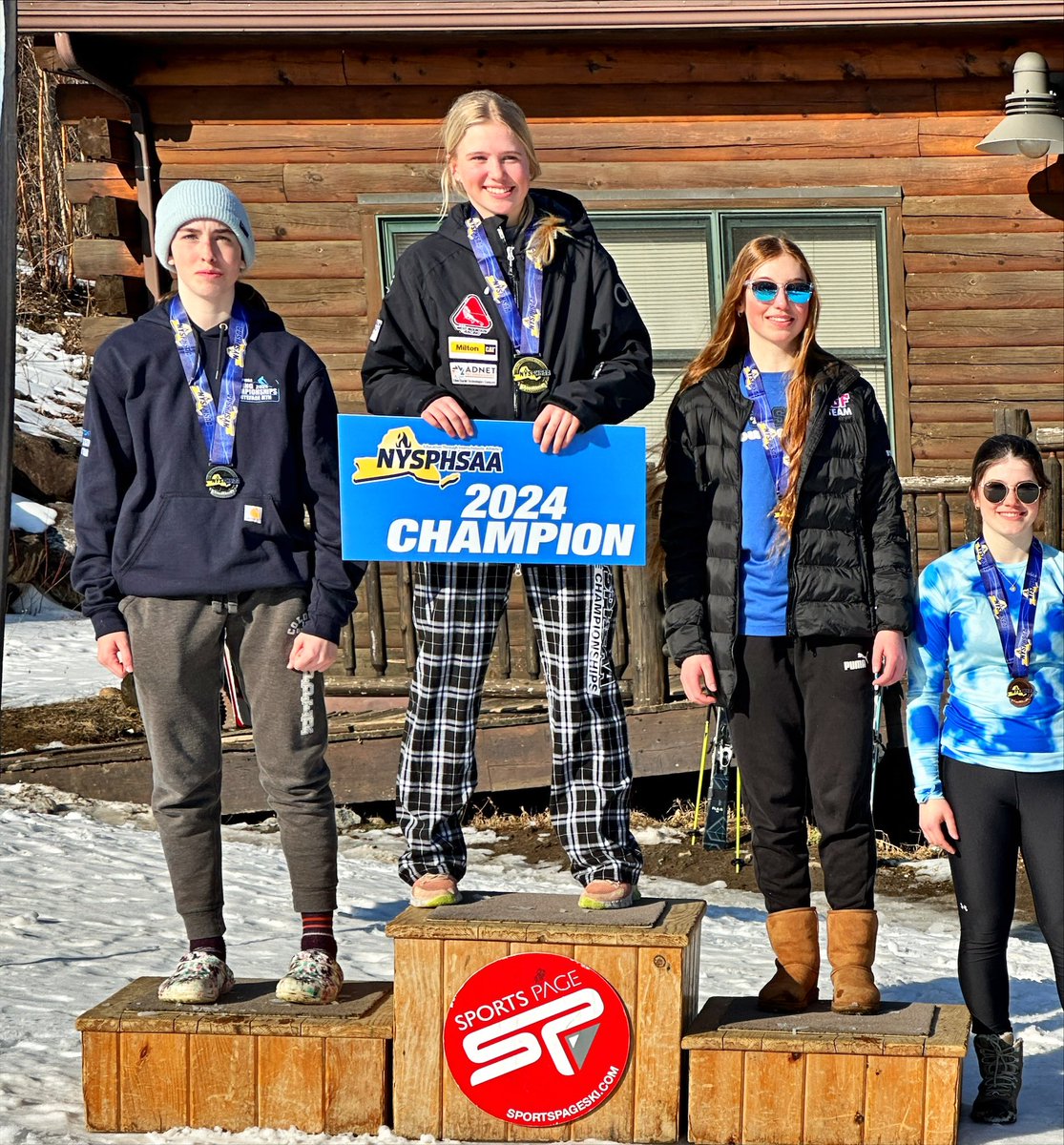 Congratulations to Vivian B.!! She finished in 2nd place in the Slalom and 14th place in the GS at the NYSPHSAA Championship held at Whiteface Mt.