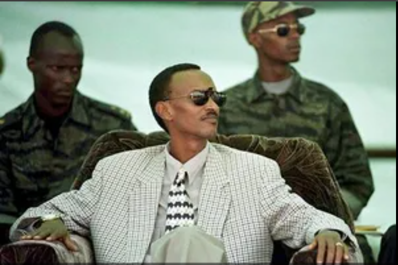 patriotjuniorr's tweet photo. 📸: Ifoto ya H.E Liberator Commander 001 General Paul Kagame kuri stade amahoro.
Kigali, 1997
Inyuma ye ibumoso ni Lieutenant Willy Rwagasana ubu akaba afite ipeti rya Major General ndetse akaba commader wa Republican Guard Brigade❤
#respecttoyou https://t.co/mCIvvsUyT2