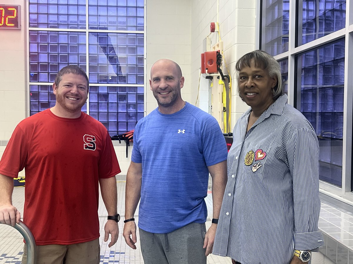 ScschoolsP's tweet image. Yates is in the pool!  #LearntoSwim @SCSchools @PhysYates @PrincipalYates