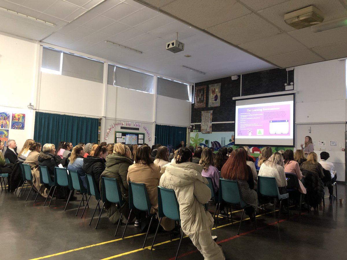 Jane_Arthur_'s tweet photo. A jam packed hall full of practitioners & leaders @AnderstonPS as they host their first GIG tonight about Play Based Learning P1-7 including #learninglabs #playtolearn 👍🏼 Indicates a desire to take forward #playbasedlearning throughout primary 🌟 @Doug_GCC @JeanMil09459364 https://t.co/kWBYAe0XT6