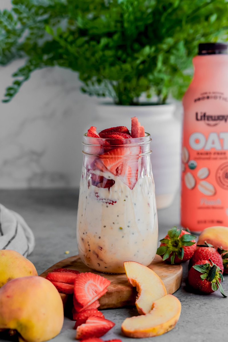 LifewayOat's tweet photo. Boring breakfast is a thing of the past with our Superfood Protein Oats! No chalky powders necessary here thanks to Lifeway Farmer Cheese, a fantastic source of protein and live probiotics. Fill your body with the good stuff with Lifeway Farmer Cheese and Lifeway Oat! https://t.co/ww7rnXaoy0