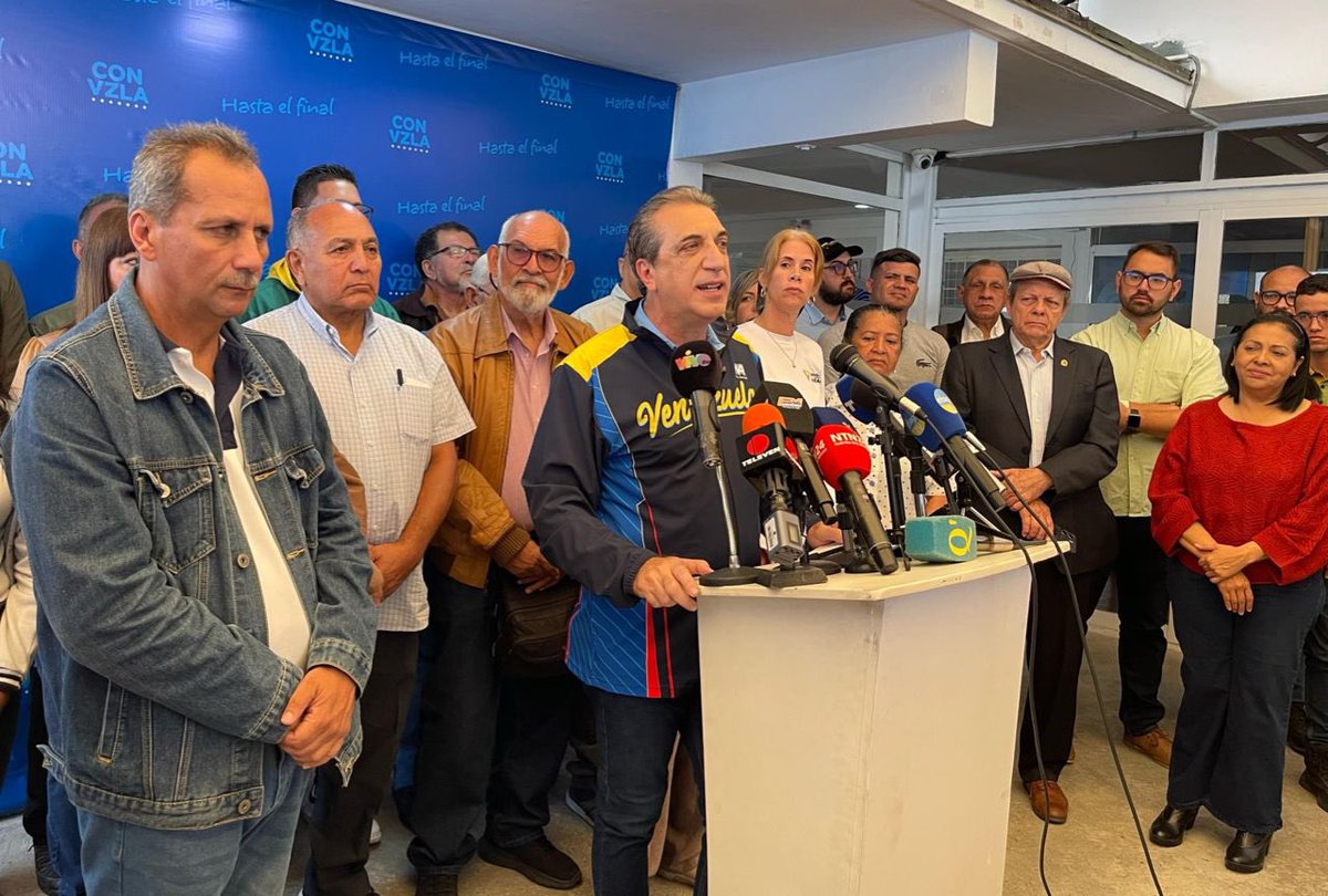 Hoy ratificamos que todos los miembros de la oposición democrática están activados a nivel nacional, trabajando en la promoción y conformación de la red 600K y los Comanditos con Vzla, para garantizar la victoria electoral de <a href="/MariaCorinaYA/">María Corina Machado</a> en las presidenciales: "La única