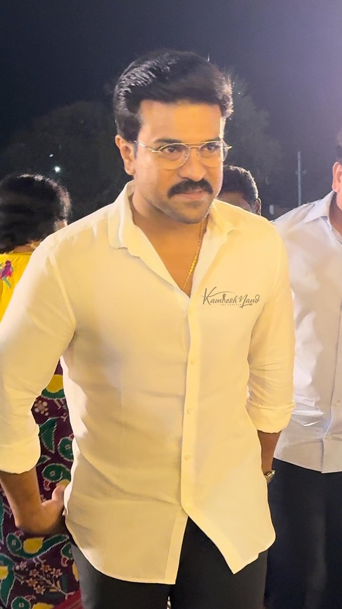 Looks 💥👌😎 megapowerstar #Ramcharan papped at wedding in Hyderabad

@AlwaysRamCharan