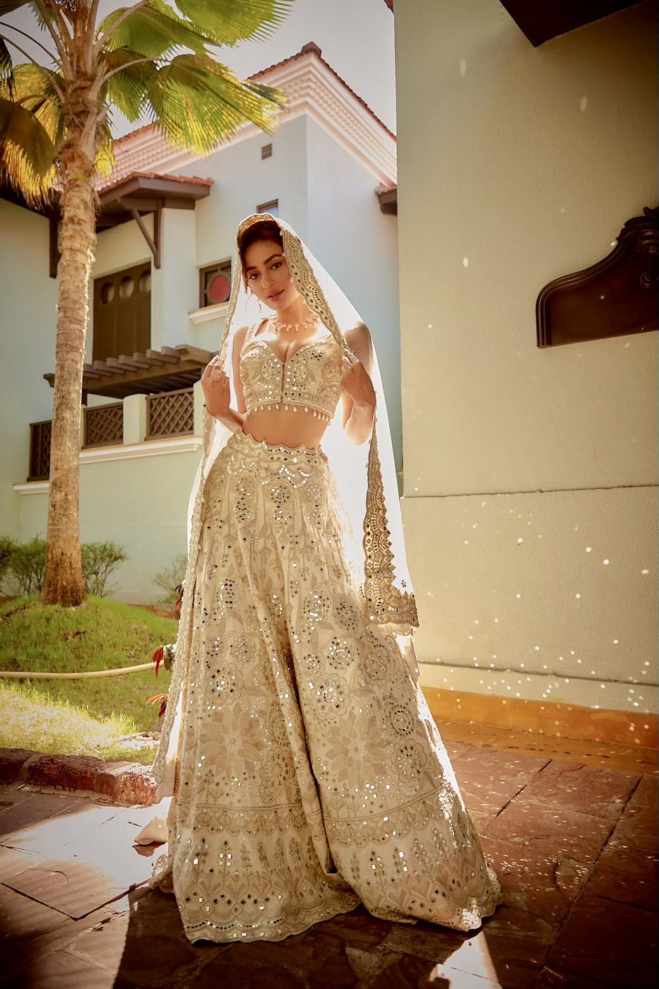 GHb71jZawAAWkVR?format=jpg&name=large