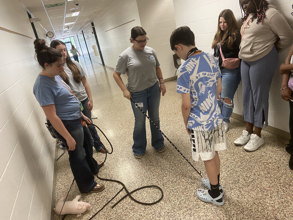 AHalling_CTE's tweet image. Thank you @KingwoodFFA for teaching @HumbleISD_RMS @HumbleISD_CTE students all about the world of Agriculture! The future is here &amp;amp; now! @HumbleISD_KHS 

@roser_matthew @MrsDawnPeter 
@HumbleISD #rmsclassof2030
#REPHARD  #HumbleCTE @ElizabethFagen