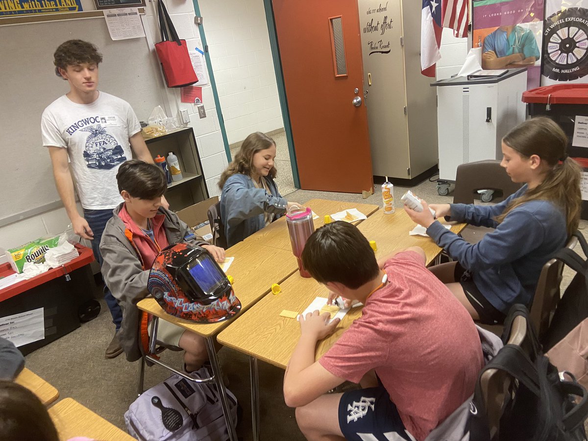 AHalling_CTE's tweet image. Thank you @KingwoodFFA for teaching @HumbleISD_RMS @HumbleISD_CTE students all about the world of Agriculture! The future is here &amp;amp; now! @HumbleISD_KHS 

@roser_matthew @MrsDawnPeter 
@HumbleISD #rmsclassof2030
#REPHARD  #HumbleCTE @ElizabethFagen