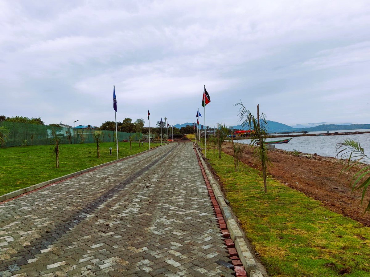 Kenya_Ports's tweet photo. Construction of the Homabay pier in the county of Homabay is taking shape as KPA steps up efforts to rehabilitate feeder ports within Lake Victoria.

The scope of works at the Homabay pier encompasses construction of the jetty, access roads, ferry ramp, drainage, and walkways.

Kendu Bay, Asembo Bay and Sena pier on Mfangano island are other feeder ports that will be revitalized in phase one with the progress at design stage.

Phase two of the project will cover Sio, Luanda K’Otieno, Port Victoria in Busia, Muhuru Bay and Sori Karungu in Migori county.

The piers once complete will enhance trade and economic activity within the region by facilitating cargo and passenger movement using ferries and water buses.

@gladyswanga 
@HomaBayCountyKE