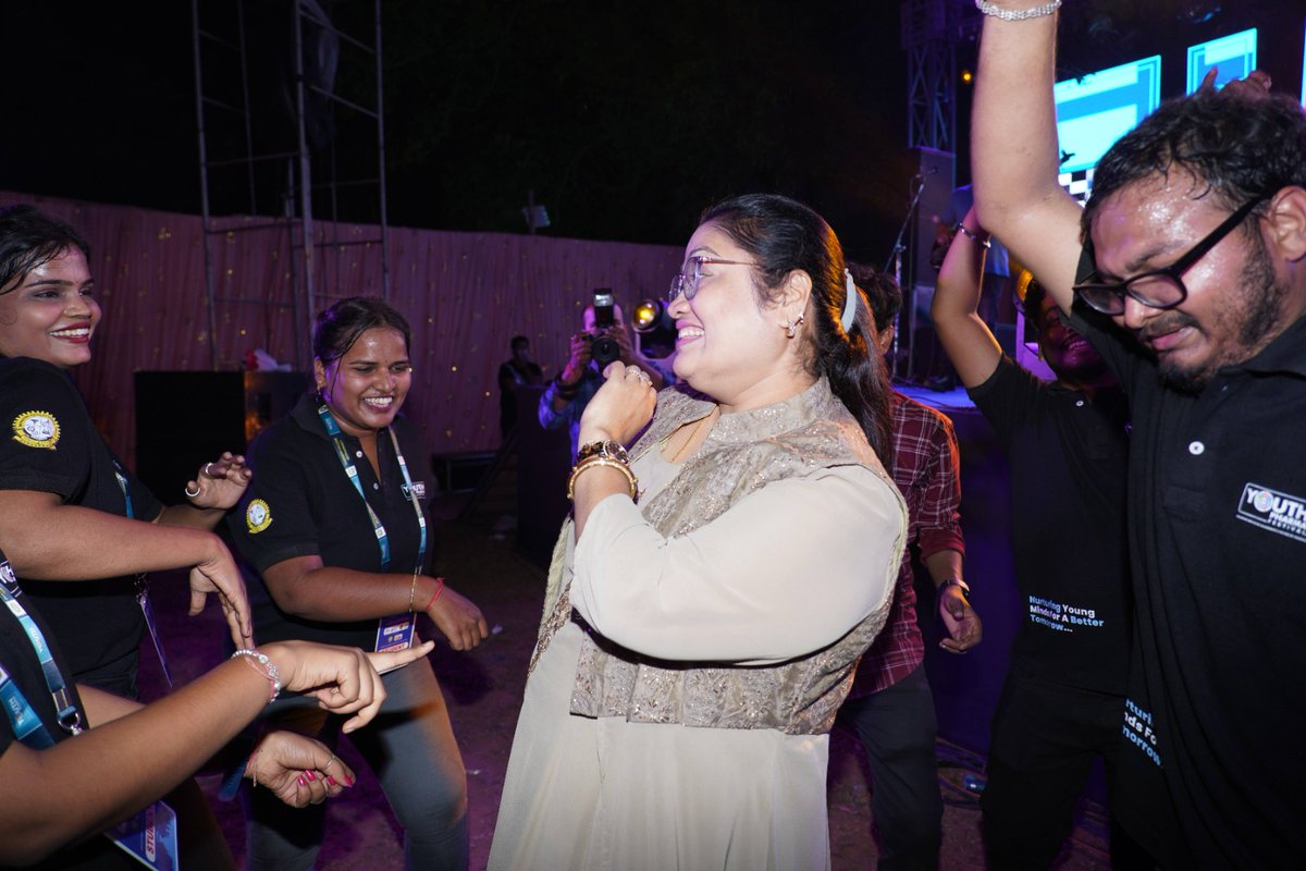 jbiswal_odisha's tweet photo. Culturalunity Night was organized in Youth Pharma Festival of Dadhichi College of Pharmacy.
#CulturalUnity #youthpharma #Pharmafast
#MINIIPC #MedicalExpo
#ଜାଗୁ🥀💔 https://t.co/SP5z60eCtr