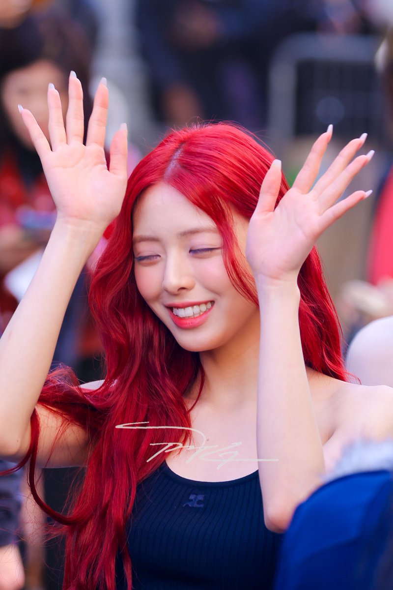 pjg920's tweet photo. 240228 PARIS FASHION WEEK
#ITZYxCourregesFW24 #ITZYatPFW #ITZY #있지 #YUNA
#유나 
@ITZYofficial
@CourregesParis https://t.co/oij1RUaYTP
