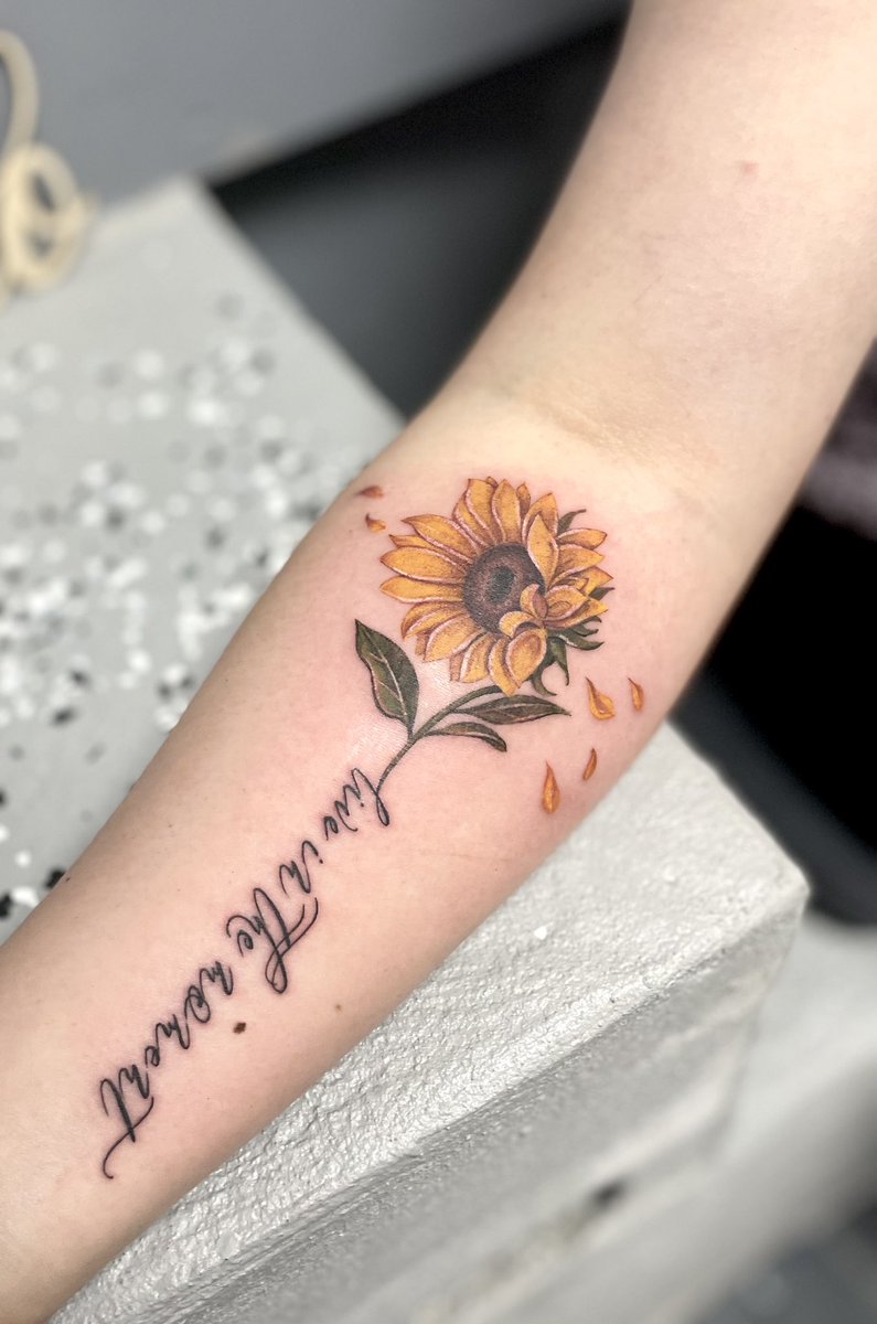 Sunflower 🌻 #sunflower #sunflowertattoo #firsttattoo #forearmtattoo #colortattoo #tattooideas #kop #liveinthemoment #philadelphia