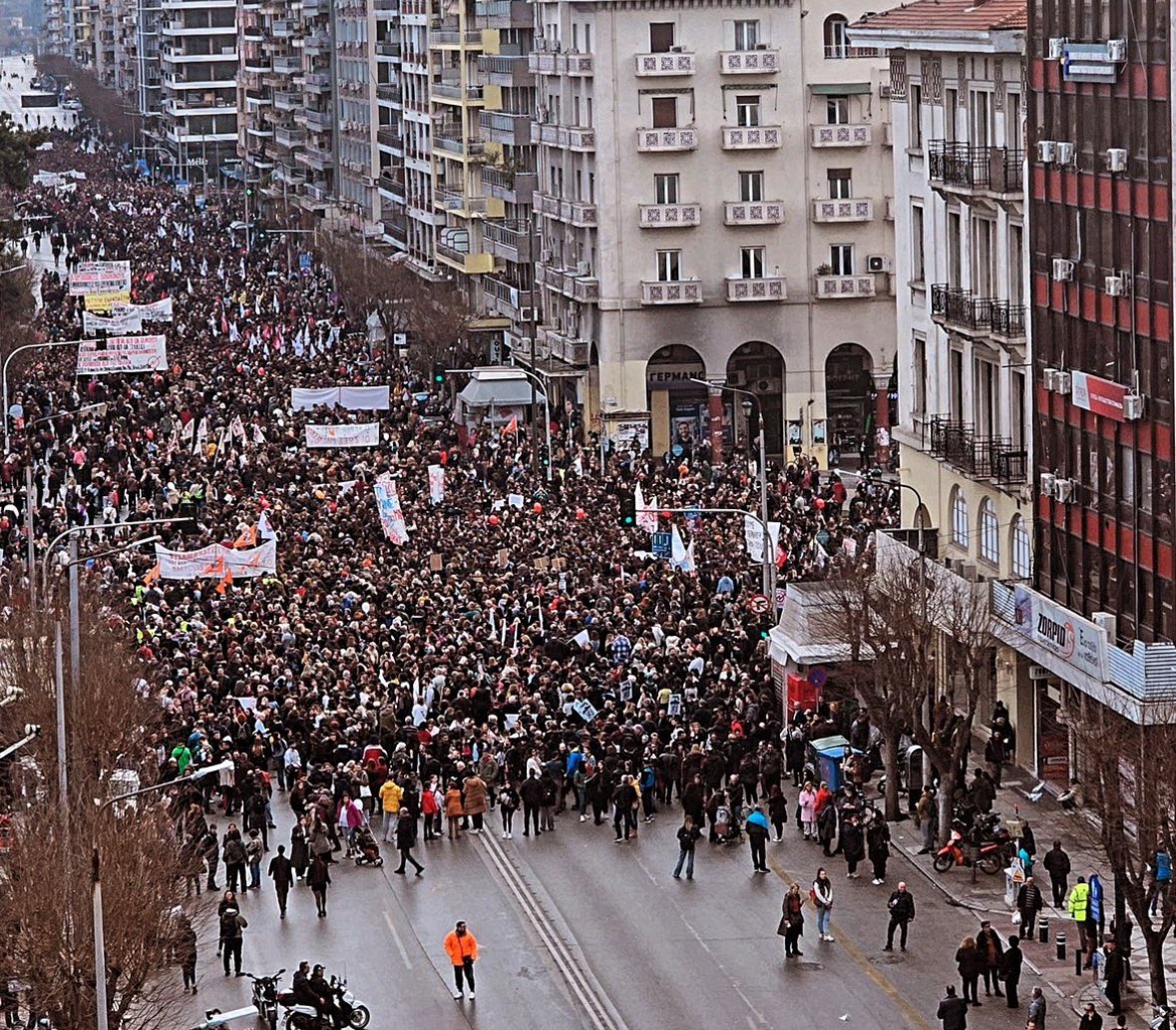 PAME_Greece's tweet photo. City of Thessaloniki

Enormous #strike demonstration #February28 

#απεργια #huelga #greve #solidarity #workers #φλεβαρη28 #απεργια28Φλεβ https://t.co/EjlgYF1haG