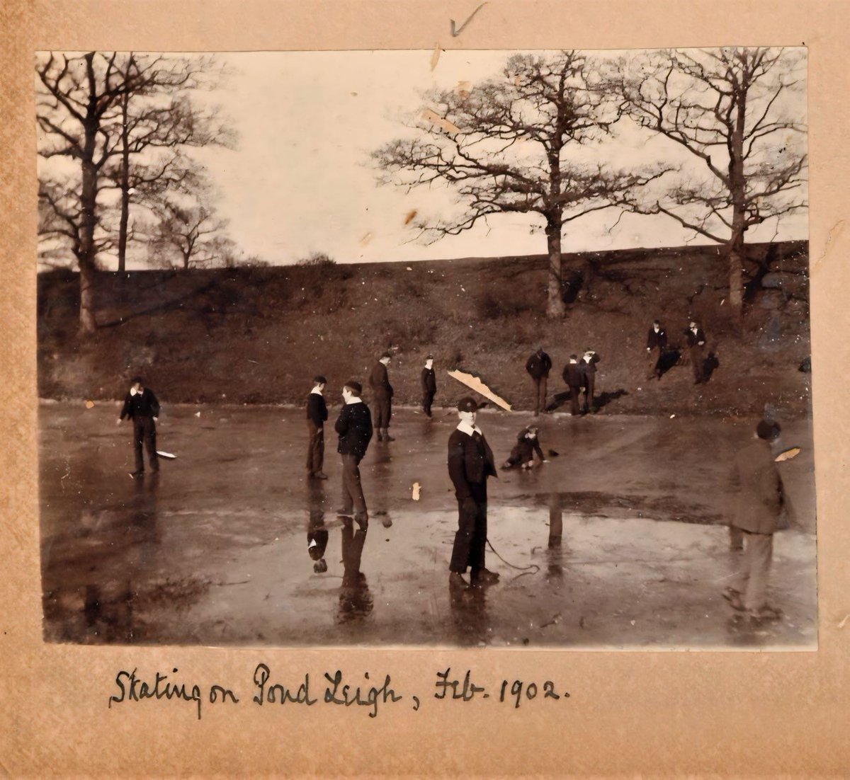 Skating on thin ice...📷
These wonderful images throw us back to 1902 when ponds around the College were frozen!
#Hurst #HurstFoundation #ThrowbackThursday #OJ #Alumni