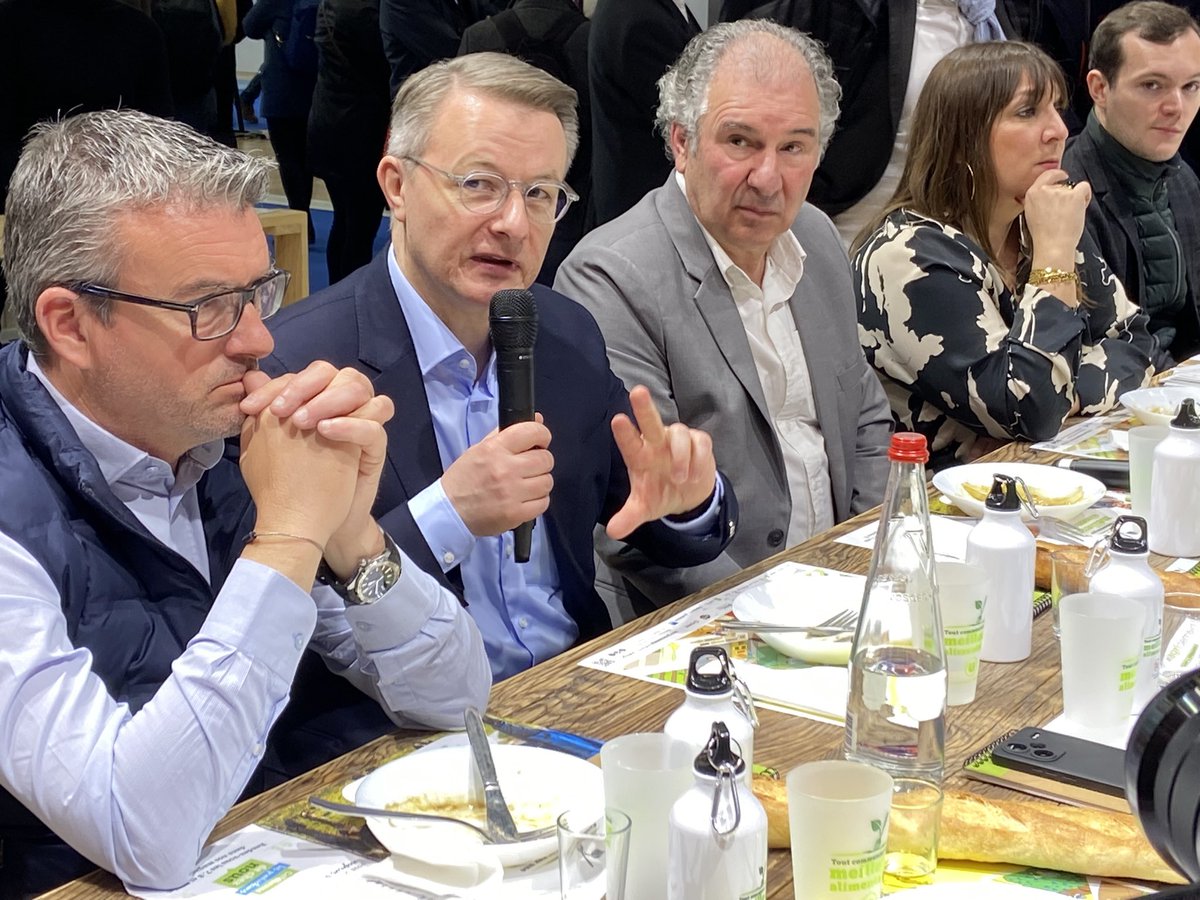 Agridemain's tweet photo. « La préoccupation majeure aujourd’hui est la lutte contre le #gaspillage alimentaire. Au niveau mondial, sur toute la chaîne alimentaire, c’est un tiers de la production alimentaire qui est perdue » @schelcher @ULesCommercants #SIA2024 #agridemain https://t.co/6jUJfMxF4S