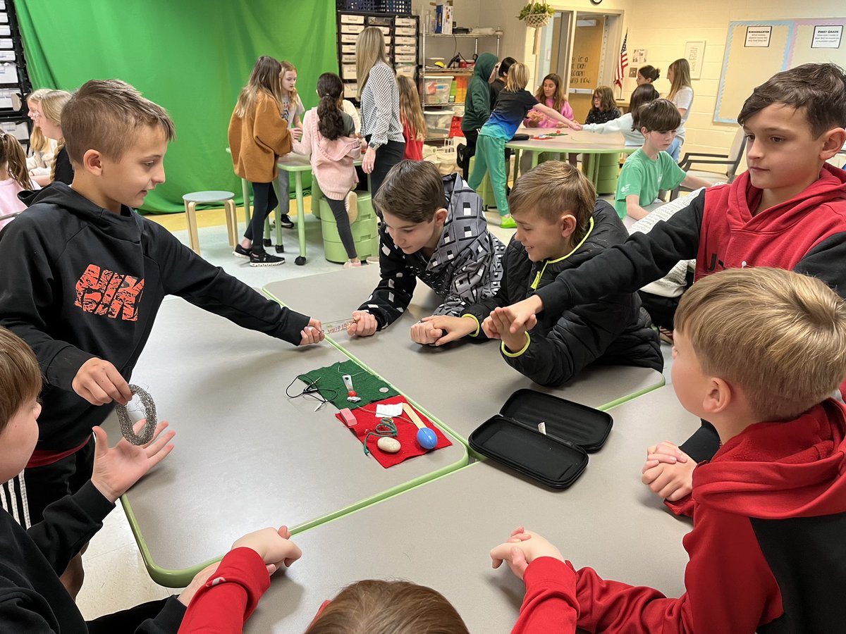 RBESRockets's tweet image. Sparking curiosity with Katie Weaver from Georgia Power! 💡⚡️ Exploring circuits and conductivity with our 5th graders. #steameducationforkids #futureengineers
