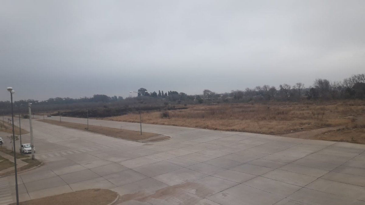 luuuumal's tweet photo. Buenos dias! Como vecina de Procrear necesitamos que @BcoHipotecario @Procrear se haga cargo de este lote a su nombre es un basural a cielo abierto, quema continua y foco de infección ademas dw aguantadero de delincuentes. Por favor una solución @JMilei https://t.co/oey2tZF6tj