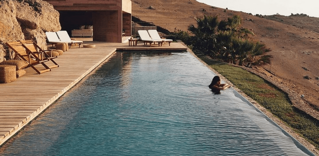 GodoPool's tweet photo. 🍁🌿 Are noble materials a good option to coat a #pool? How to combine them? What treatments do they need?
All info 👉🏻 https://t.co/QYyoB7fE6i
#NobleMaterials #Architecture #PoolBuilder #DesignPools #Design #PoolCoating #Marbella #Luxury #NaturalStone #SwimmingPool https://t.co/MwJXWyiSCu