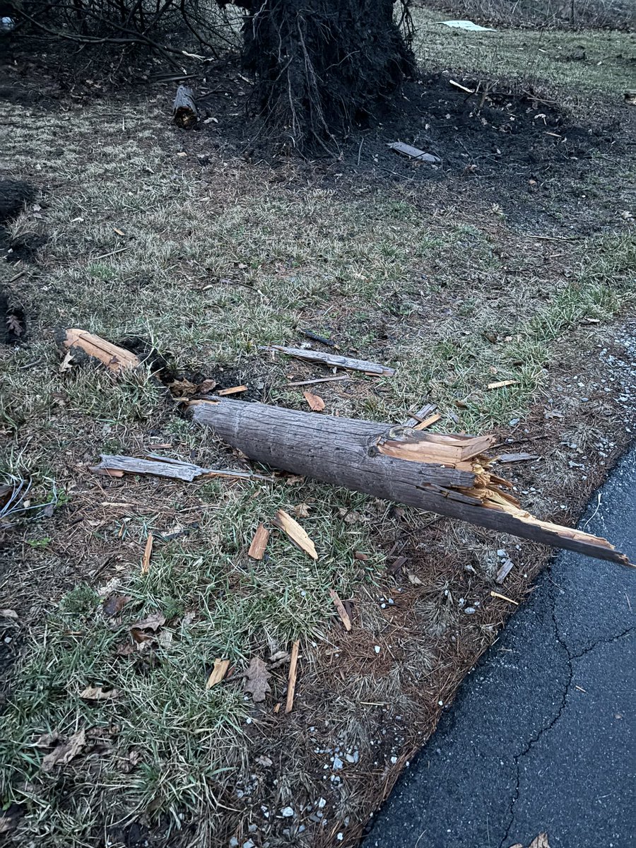 chasingstorms01's tweet image. More damage #ohwx