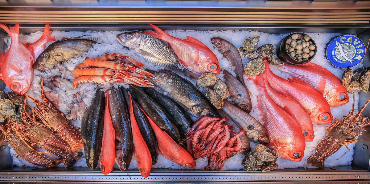 🐟 El mar marca siempre el ritmo de nuestra cocina. Una oferta gastronómica en constante movimiento.

🌊 Seguimos mirando al mar desde la huerta. Seguimos mirando al mar desde Tavella.