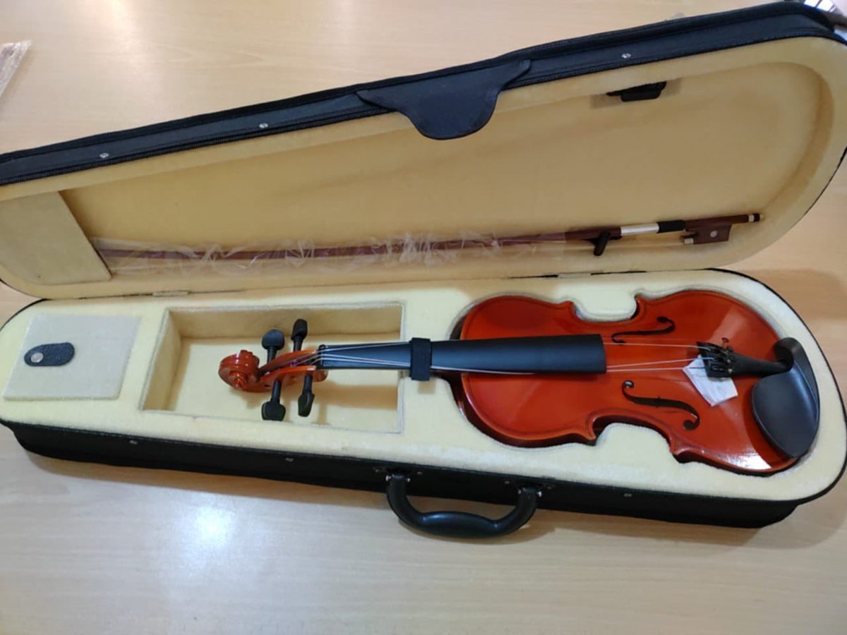 elitemusical_'s tweet photo. Violin 🎻 
Bei - 250,000 https://t.co/ixKG8pTpzh