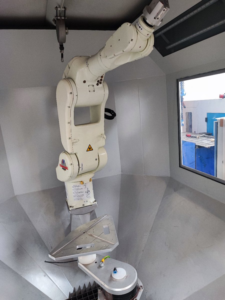 Roboter Kawasaki RS05L E-Controller mit Kabine
Steuerung: E-Controller

Darüber hinaus sind ständig Ersatzteile ab Lager verfügbar.
Der Roboter ist voll funktionsfähig und kann gerne, wie viele andere Roboter auch, vor Ort besichtigt werden.