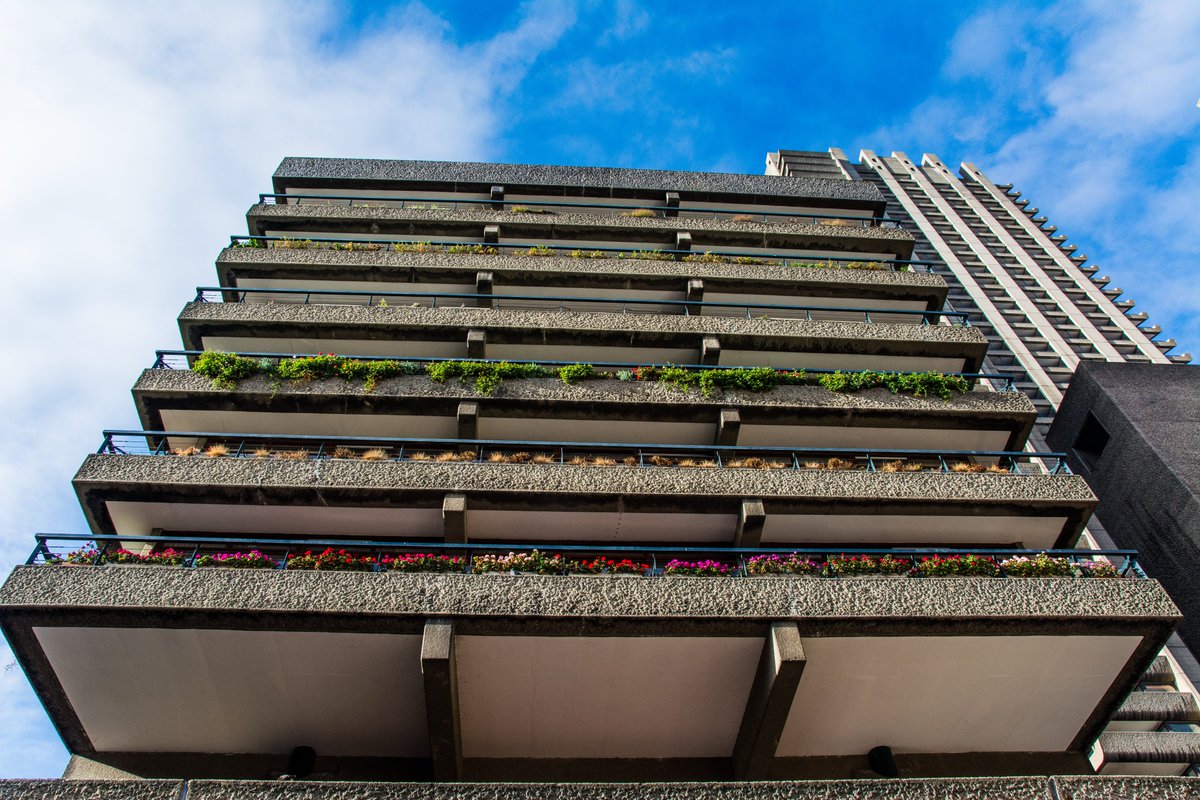 I've recently developed a 'thing for Brutalist architecture and spent Monday wandering London photographing it! Full photo set at: pauldownsphoto.com/gallery/33251/… 3 minute reel at: youtu.be/Kg-rJqJ4_jY