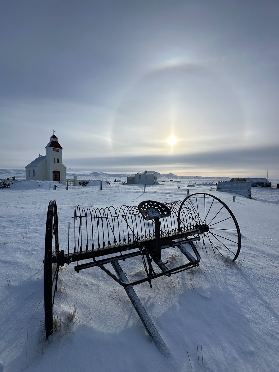 Stunning day travelling across Iceland with a stop at Möðrudalskirkja .. with a #sunhalo #winterphotography