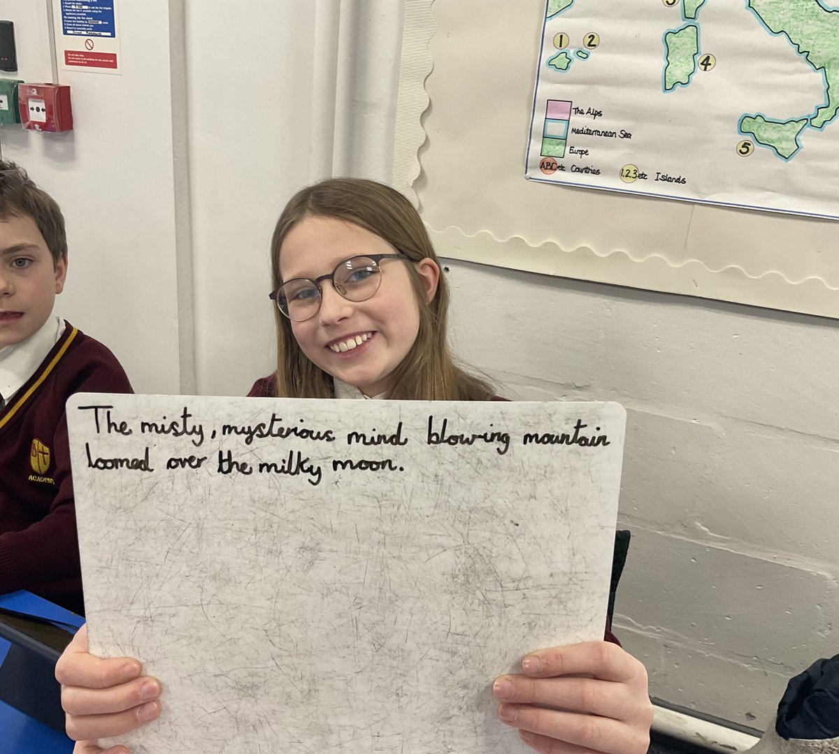 PDA_Y5's tweet image. We have been practising how to use Alliteration effectively! 🌟🌟😊✏️📝 #pdaenglish