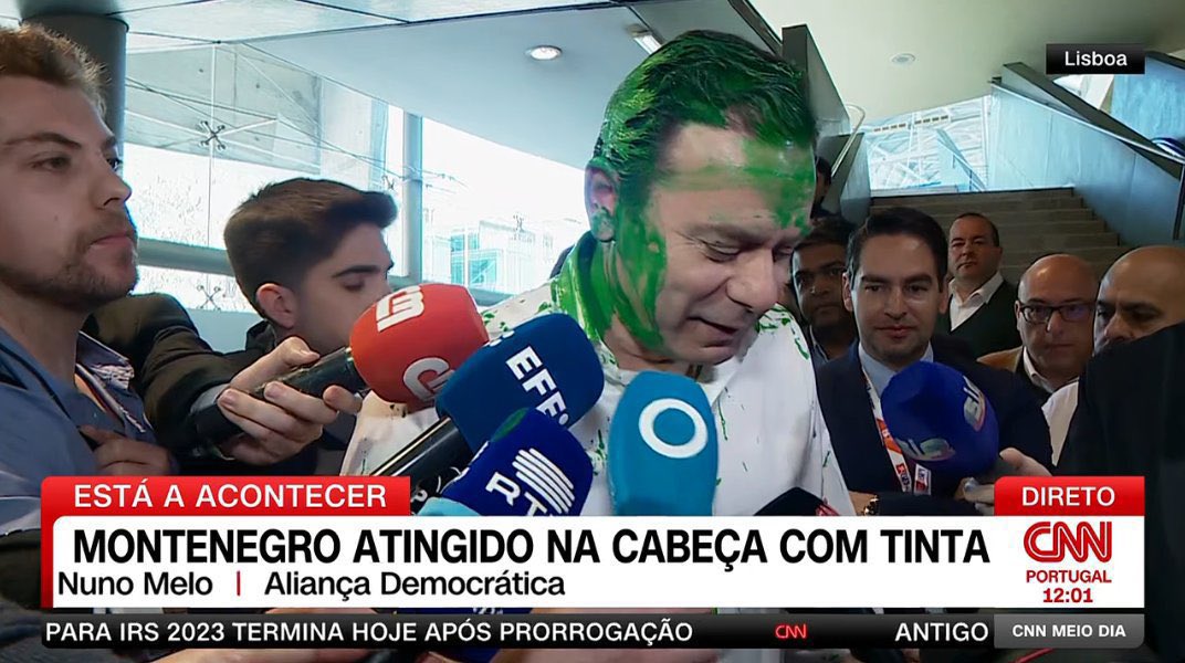 Luis Montenegro atingido com tinta pelos ativistas do clima

Jamais digam que esta escumalha representa os jovens e a luta pelo clima.

Não passam de um bando criminosos que deveriam ser presos.