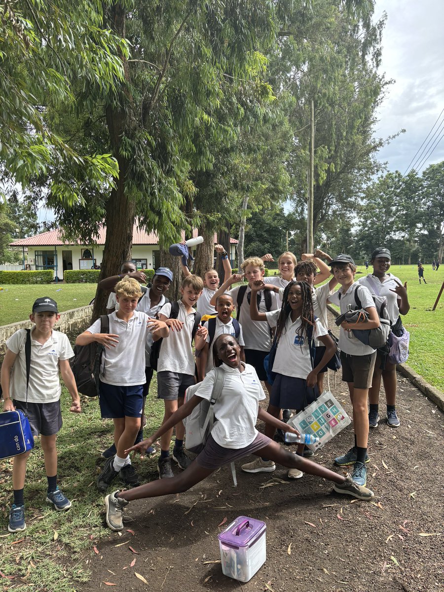 Great day out for our U13’s very first volleyball games. Both girls and boys winning 2-0💪🏽🏐