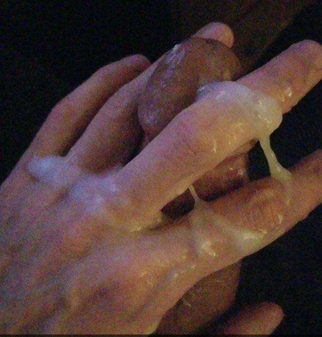 Everyone should start the day with a quick cum https://t.co/zZ48viqIKD