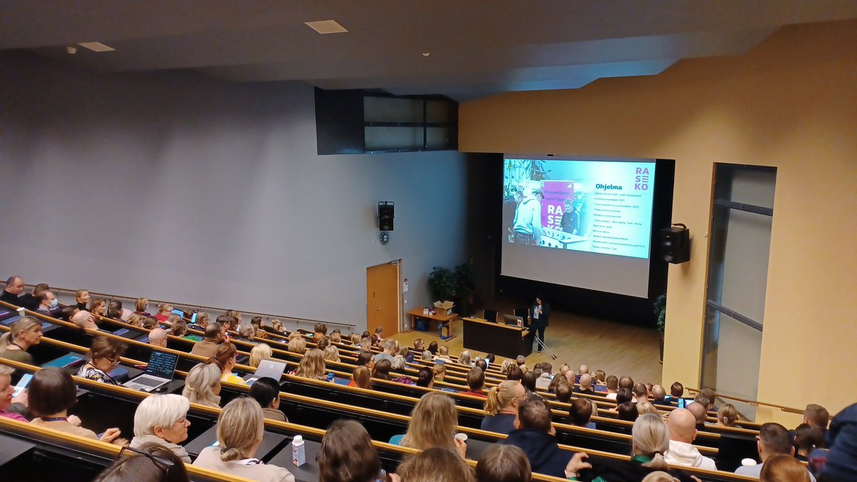 Kevään ensimmäinen koko henkilöstön info täynnä asiaa: mm. tilinpäätös, kehittämishankkeet, yhdenvertaisuuskysely ja opiskelijoiden osallisuus. Vuosi käynnistyi isoilla tapahtumilla eikä taideta jarrua painaa jatkossakaan. Hyvällä porukalla homma onneksi hoituu. 💪#ammatillinen